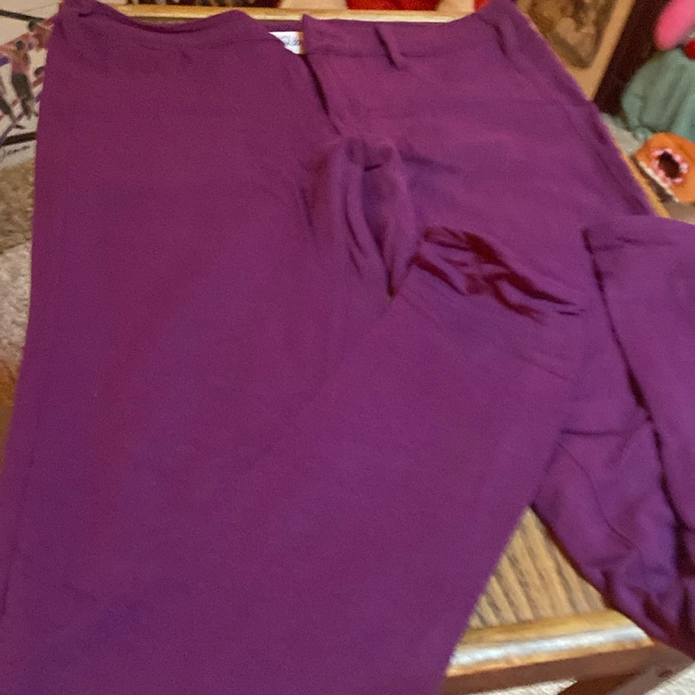 Wine color small Aeropostale stretch pants